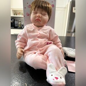 Adorable Lifelike Reborn Baby Doll – 18” Girl with Accessories New in box